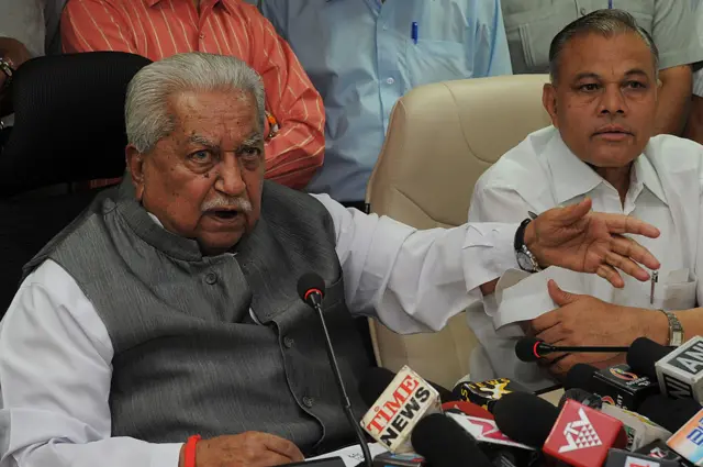 ઝડફિયાને કેશુભાઈ પટેલ જૂથના માનવામાં આવતા