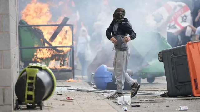 ‘தீவிர வலதுசாரி வன்முறை’