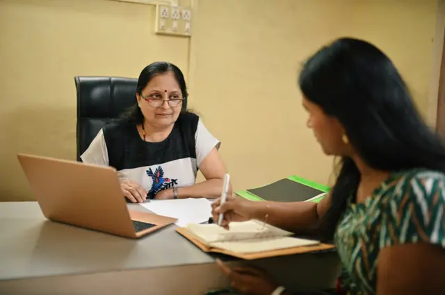 ఇప్పటికే పరిశ్రమ లేదా సంస్థలు నెలకొల్పిన వారు తమ వ్యాపారాన్ని విస్తరింపజేసుకోవడానికి కూడా ఈ పథకం కింద రుణాలు పొందవచ్చు