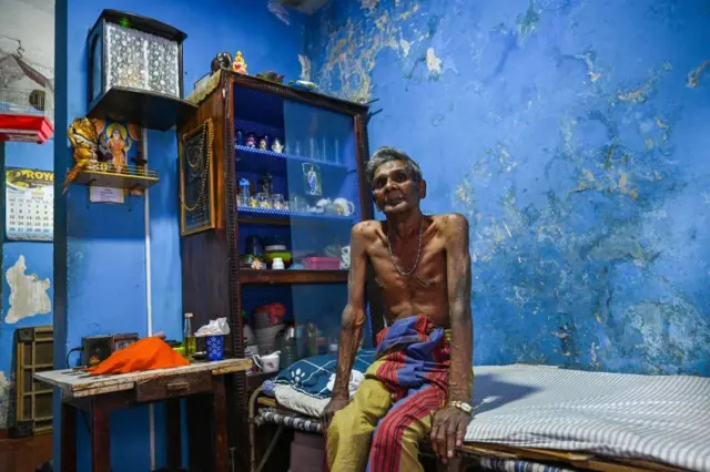 श्रीलंकेत आंदोलकांनी सत्तेतून खाली खेचलेलं राजपक्षे कुटुंब पुन्हा सत्ता काबीज करण्याच्या प्रयत्नात