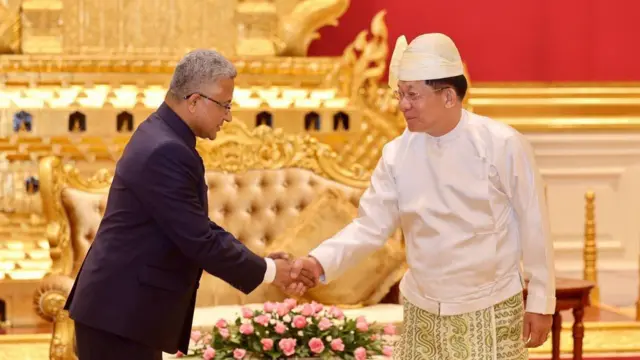 အိန္ဒိယသံအမတ်သစ် Mr. Abhay Thakur နဲ့ စစ်ခေါင်းဆောင် ဗိုလ်ချုပ်မှူးကြီးမင်းအောင်လှိုင်