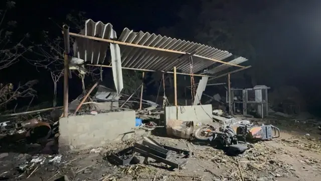 వేట్లపాలెం, మందుగుండు సామాగ్రి, పేలుడు, బాణసంచా తయారీ కేంద్రం, ఆంధ్రప్రదేశ్, కాకినాడ, సామర్లకోట