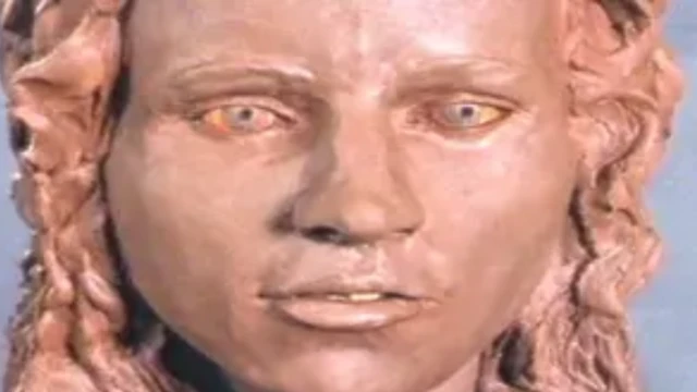 እዚ፡ ዳግማይ ብኮምፒተር ዝተሰርሐ ምስሊ ካረን ፕራይስ ጓል 15 ዓመት እዩ