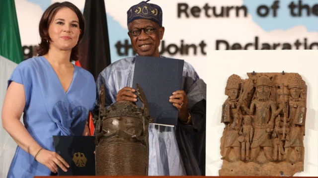 Almanya Dışişleri Bakanı Annalena Baerbock ve Nijerya Kültür Bakanı Lai Muhammed 