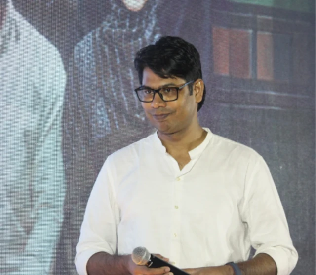 ஜிப்ரான் இசை, பாடல்கள் குறித்து அவருடன் பல படங்களில் பணியாற்றிய கவிஞர் கார்த்திக்நேத்தா பிபிசி தமிழிடம் கூறுகையில் ''இயக்குநர் சற்குணம் மூலமாக அறிமுகம் ஆனவர் இசையமைப்பாளர் ஜிப்ரான்.


