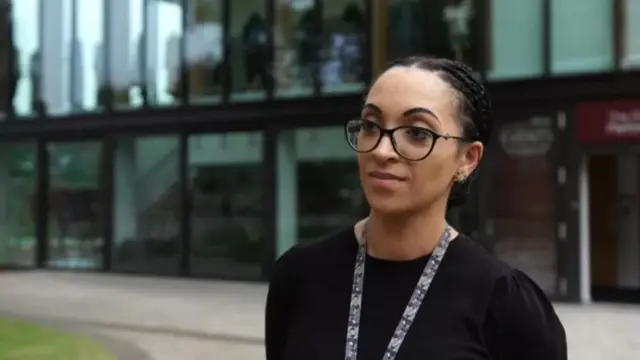 Olivia Brechon-Smith avuga ko amateka y'iyi batayo ari urugero rwiza ku banyeshuri kuri iri shuri bakoreyeho