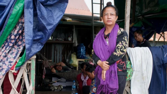 집 앞에 서 있는 프락 소핍