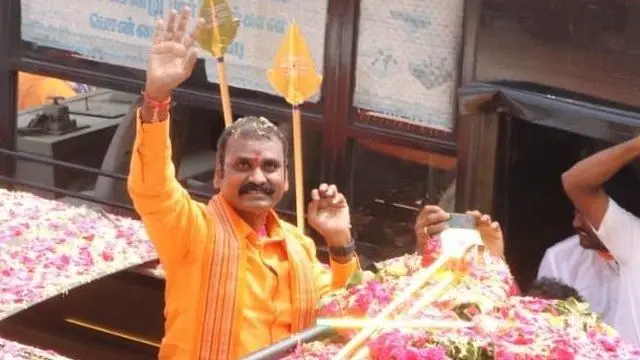 முருகன் வழிபாடு, தமிழ்நாடு அரசியல், பாஜக, திமுக, நாம் தமிழர், அதிமுக