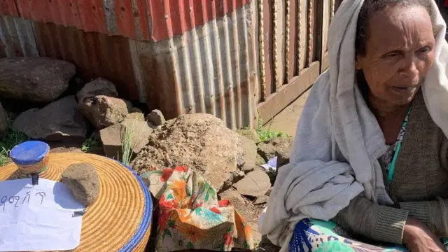 Haadha masoobii gurgurachuuf gabaa baasan