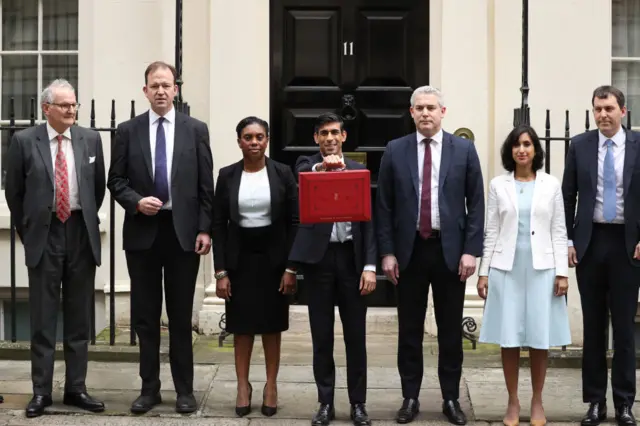 Kemi Badenoch and oda members of Treasury as dem go present Budget Box for No10 Downing