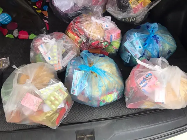 ထောင်ဝင်စာပို့ကြမယ် အဖွဲ့က ပေးပို့တဲ့ထောင်ဝင်စာများ