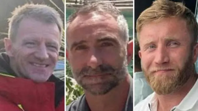  جون تشابمان وجيمس كيربي وجيمس هندرسون.