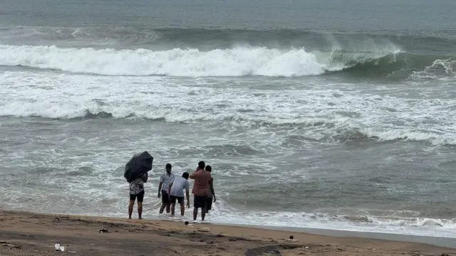 విశాఖలో సముద్రం 