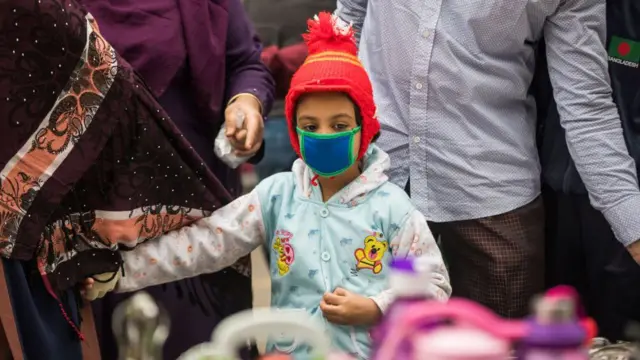 শৈত্যপ্রবাহ না চললেও প্রচণ্ড শীতে ঢাকাসহ সারাদেশেই জনজীবন পর্যুদস্ত