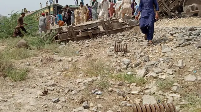 पाकिस्तान रेल हादसा