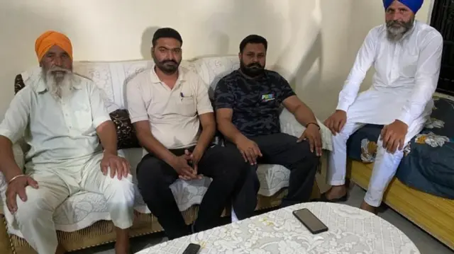 করণপ্রীত সিংয়ের আত্মীয় স্বজন।