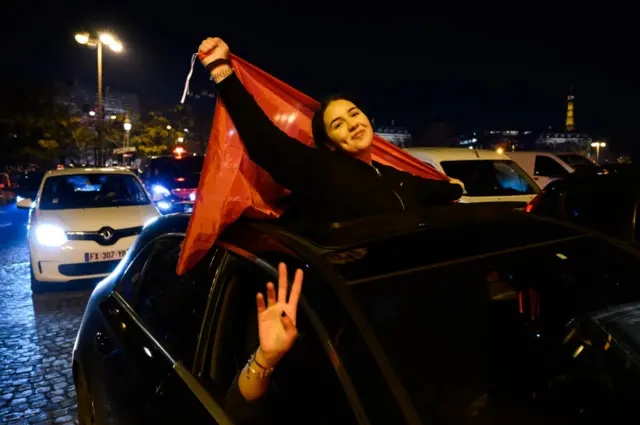 প্যারিসের রাস্তায় মরক্কোর জয় উদযাপন