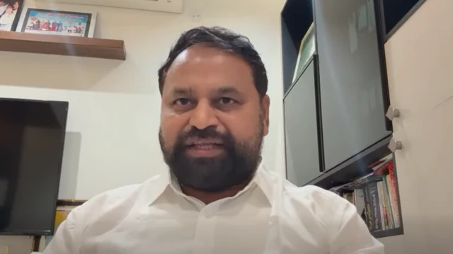 ఫేస్‌బుక్ వీడియలో మాట్లాడుతున్న అద్దంకి దయాకర్ 