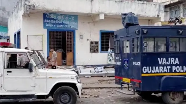 ఐ లవ్ ముహమ్మద్, ముస్లింలు, నిరసన ప్రదర్శనలు, పోలీసులు, కేసులు, యూపీ, కాాన్పూర్, ఒవైసీ