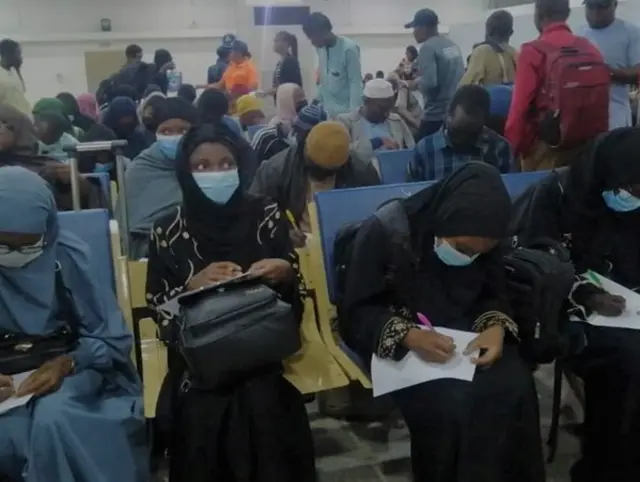 Wasu dalibai mata da gwamnatin Najeriya ta kwaso daga Sudan
