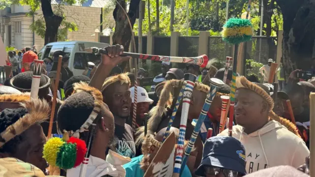 Dozens of pipo gada for Pretoria to protest say make migrants comot from South Africa - April 28 2026