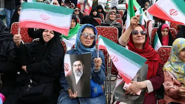 தலைமையில் ஏற்பட்டுள்ள இந்த வெற்றிடமானது பரப்புரைகள், இணையத்தில் பரப்பப்படும் நகைச்சுவைகள் மற்றும் குழப்பங்களால் நிரப்பப்பட்டுள்ளது. 