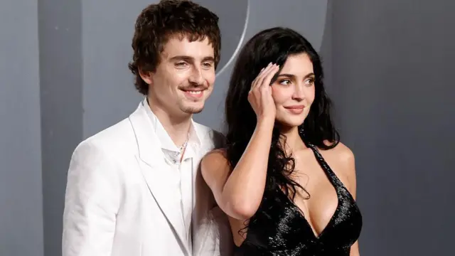 Chalamet con su pareja, Kylie Jenner, en la fiesta de Vanity Fair posterior a los Oscar.