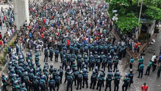 কোটা সংস্কার আন্দোলনে মুখোমুখি পুলিশ ও শিক্ষার্থী