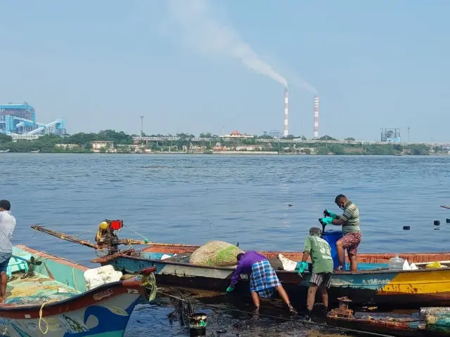 எண்ணூர் எண்ணெய் கசிவு 