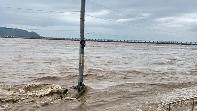 తెలుగు రాష్ట్రాల్లో వరద విలయం