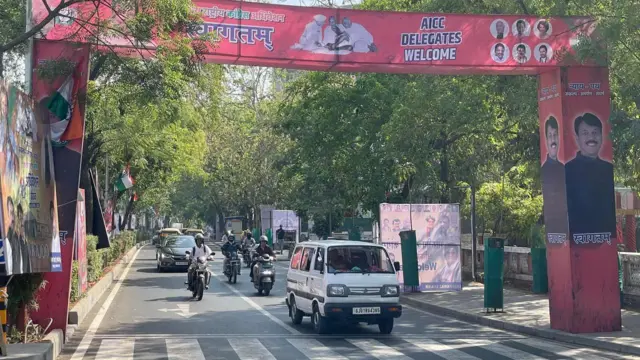 કૉંગ્રેસનું રાષ્ટ્રીય અધિવેશન : રાહુલ-સોનિયા ગાંધી અમદાવાદ પહોંચ્યાં – ન્યૂઝ અપડેટ