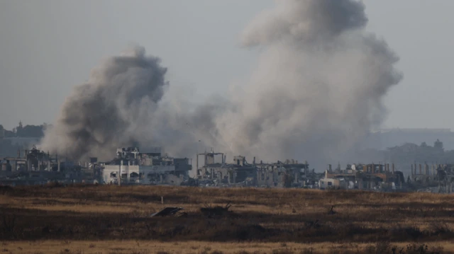 Columnas de humo en una localidad palestina.
