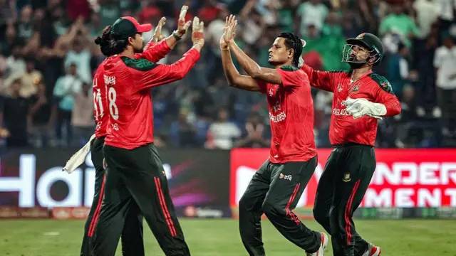 টাইগারদের উদযাপন