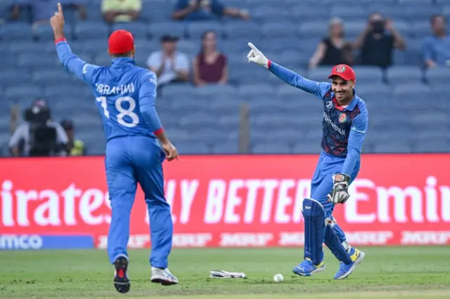 இலங்கை அணி தடுமாற்றம்