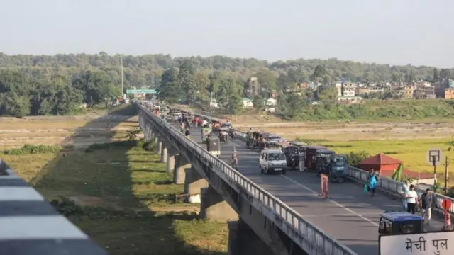 नेपालको पूर्वी नाकाबाट मेची नदीको पुल