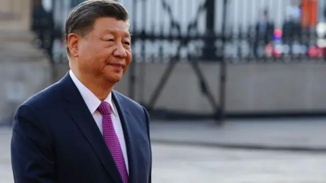 Xi Jinping tidak menunjukkan tanda-tanda menyerah pada ancaman tarif yang diberlakukan Presiden AS, Donald Trump.
