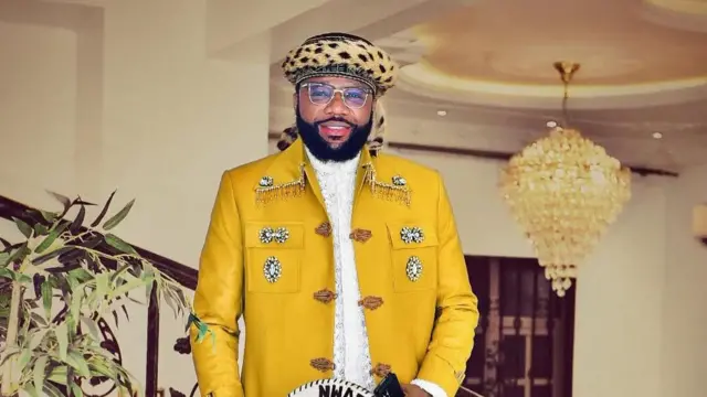 E-money bụ onyeisi Five Star music. 