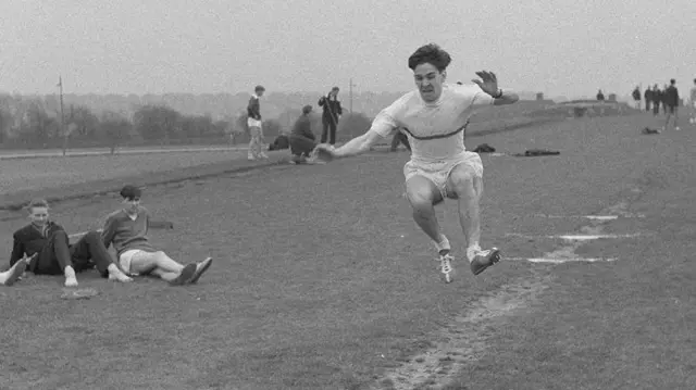 हॅरोल्ड शीपमनच्या लहानपणीचा फोटो 