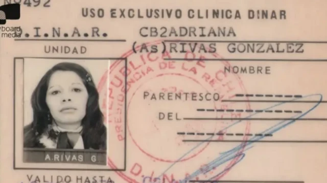 Documento donde aparece Adriana Rivas.