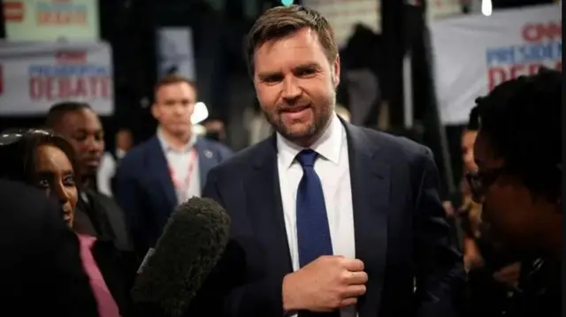 Aworan JD VAance laarin ero