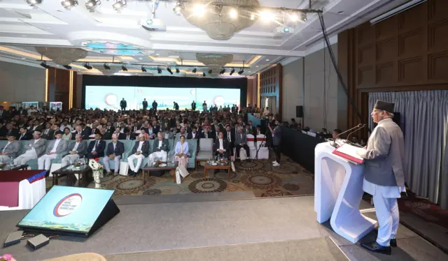 प्रधानमन्त्रीले देशक