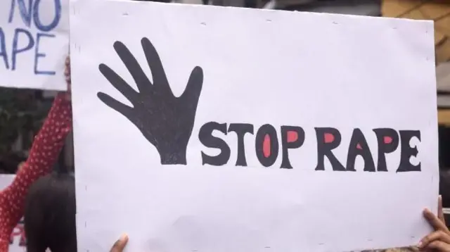 बलात्काराच्या आरोपींना शिक्षा देण्यासाठी देशात स्वतंत्र फास्ट-ट्रॅक न्यायालयेही स्थापन करण्यात आली आहेत. (प्रतिकात्मक फोटो)