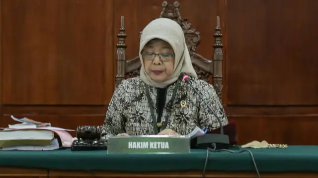 Hakim Ketua Budi Hapsari yang menangani perkara penganiayaan DA