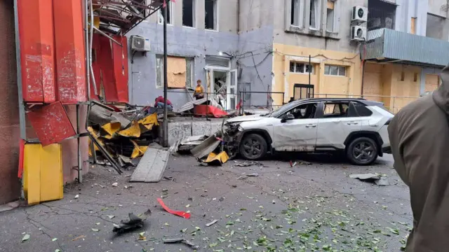 Пошкоджена вибухом автівка Леонтьєва