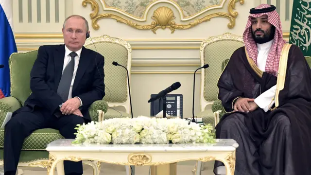 Rus lider Vladimir Putin ve Suudi Veliaht Prensi Muhammed bin Salman Riyad'da görüşüyor (14 Ekim 2019)