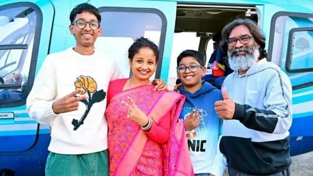 ఝార్ఖండ్ ముక్తిమోర్చా నాయకుడు హేమంత్ సోరెన్