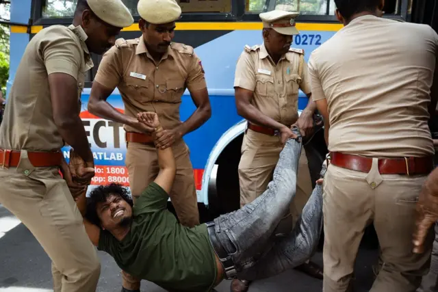 இளைஞர்