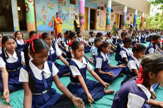 બીબીસી ગુજરાતી ગુજરાત શિક્ષણ શિક્ષક ભરતી ટેટ ટાટ ઉમેદવાર સરકારી નોકરી શાળા