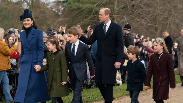 Принц Уельський з родиною відвідують церковну службу на Різдво 2023 року