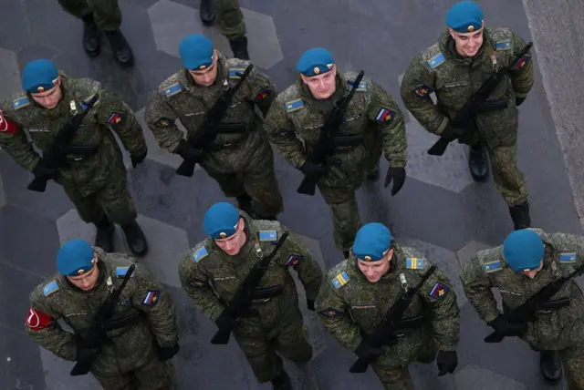 руски војници у строју